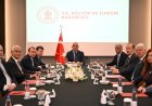 Antalya'da Türkiye-Rusya turizm zirvesi! İki ülke arasındaki uçuşların artırılması masada