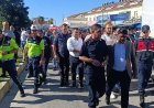 Manavgat'ta taklit ürün denetimi gerginliği: Esnaf yolu trafiğe kapattı