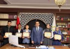 Alanya'da hafızlık eğitimini tamamlayan 6 öğrenciye belgeleri verildi