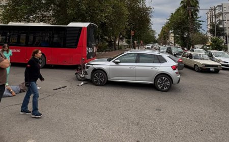 Muratpaşa'da Otomobil ile Motosiklet Çarpıştı: 1 Yaralı