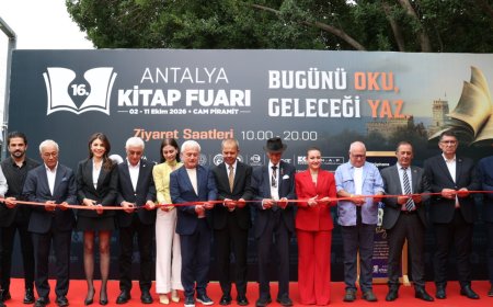 16. Antalya Kitap Fuarı kapılarını açtı: Kitapseverler Cam Piramit’te buluşuyor