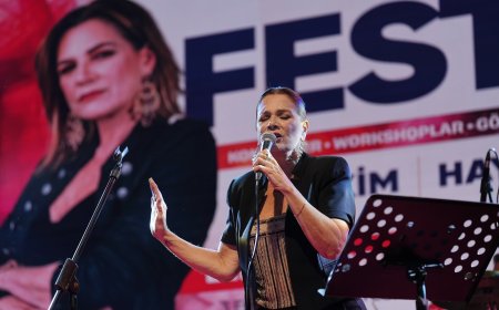 Konyaaltı Caz Festivali’nde yağmur dinlemedi, müzik susmadı