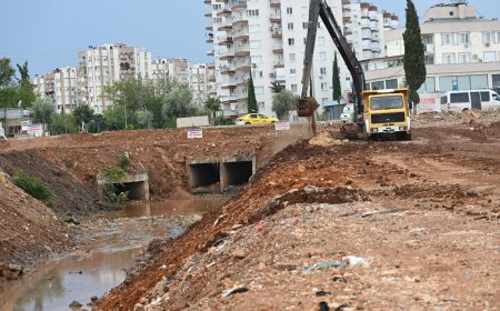 Kepez’de sel riskine karşı 2 kilometrelik Ay Deresi hamlesi