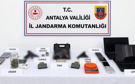 Kumluca’da uyuşturucu operasyonu: 5 şüpheli gözaltında, silah ve uyuşturucu ele geçirildi