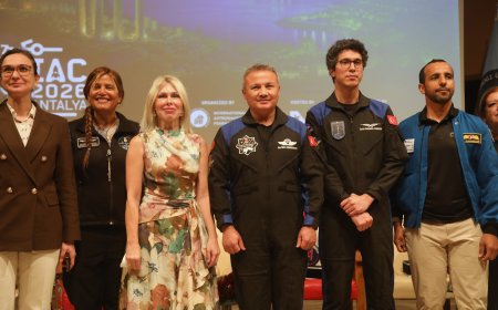Antalya’da 11 astronot üniversitelilerle buluştu: Uzay deneyimlerini gençlerle paylaştılar