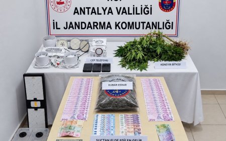 Antalya Manavgat’ta jandarmadan uyuşturucu operasyonu: Evde esrar, kenevir ve yetiştirme düzenekleri ele geçirildi