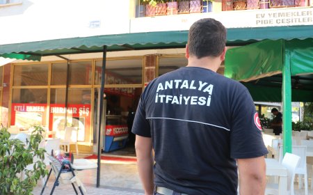 Antalya Muratpaşa’da restoranın bacasında yangın paniği: Ekipler seferber oldu