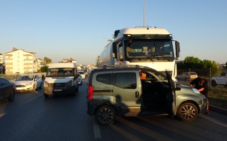 Antalya Manavgat’ta LPG tankeri aracı önüne katıp sürükledi: D-400’de uzun araç kuyruğu oluştu