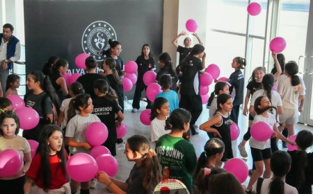Antalya'da kız çocuklarına özel kutlama: Balonlar ve danslarla renkli etkinlik