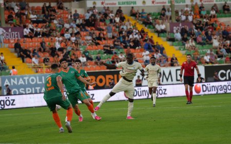 Alanyaspor evinde Erzurumspor FK'yi geçemedi: Oba'da gol sesi çıkmadı