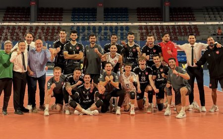 Alanya Belediyespor'dan müthiş geri dönüş! Kupa Voley'de çeyrek finale yükseldi