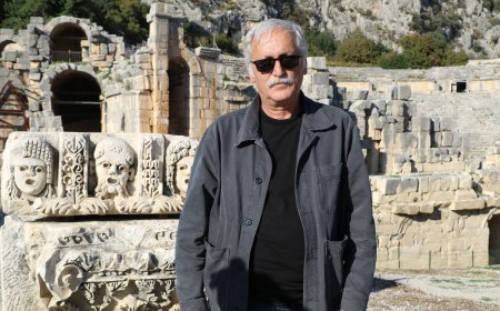 Antalya'nın su altındaki antik kentinde çöp tepkisi: Prof. Dr. Çevik isyan etti