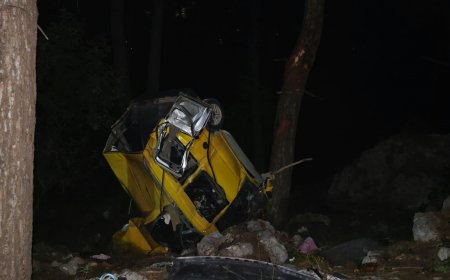 Antalya'da korkunç kaza! Araç 50 metrelik uçuruma yuvarlandı: 2 ölü, 4 yaralı