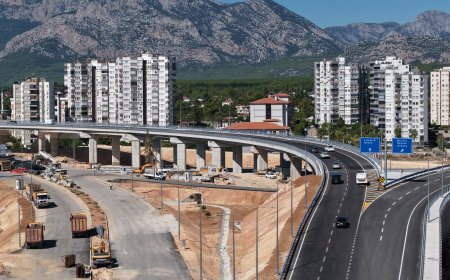 Antalya trafiğinde yeni dönem! Duraliler Köprülü Kavşağı'nda araç geçişleri başladı