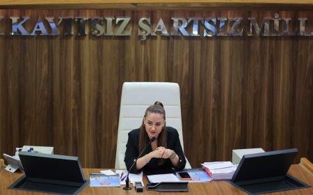 Antalya Büyükşehir Meclisi'nde 'bankamatik memuru' tartışması! 132 gündem maddesi görüşüldü