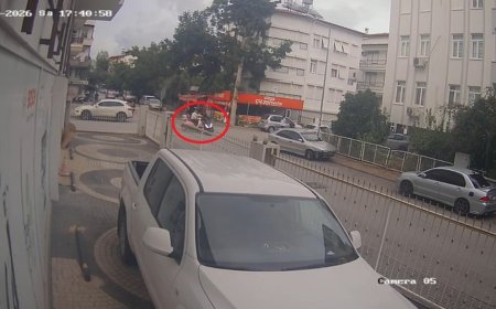 Manavgat'ta faciaya 3 saniye kaldı! Bebek arabalı yaya kurtuldu, ehliyetsiz sürücüye 86 bin TL ceza