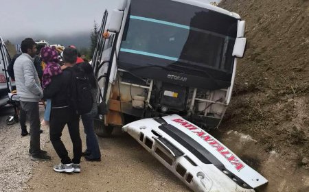 Antalya'da yolcu midibüsü şarampole düştü! 6'sı Rus turist 9 kişi yaralandı