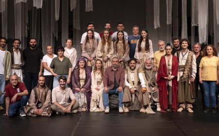 Antalya Devlet Tiyatrosu'nda 'Taziye' fırtınası! Murathan Mungan'ın eseri ayakta alkışlandı