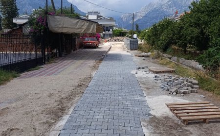Antalya Kemer'de kış öncesi yoğun çalışma! Yollar onarılıyor, dere geçişleri ve mazgallar temizleniyor