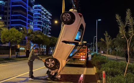 Alanya'da D-400'de feci kaza! Otomobil takla attı, 1'i ağır 2 yaralı