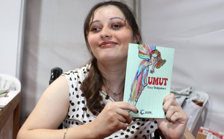 Antalya'da Esra'nın hayali gerçek oldu! Engelleri aşarak ilk kitabı 'Umut'u yayımladı