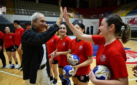 Kepez'in Sultanları İzmir'i devirdi! 30-26'lık galibiyetle ligde ikinci zafer