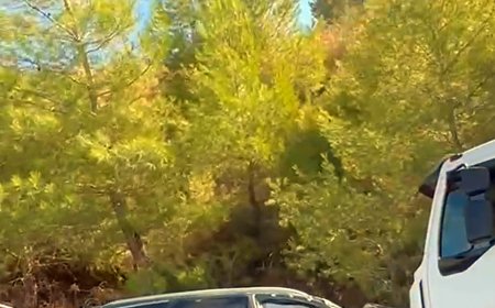 Antalya'da cip ile kamyon kafa kafaya çarpıştı! Çinli turist hayatını kaybetti