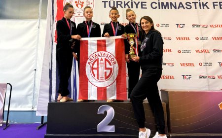 Antalyasporlu küçük cimnastikçiler Türkiye şampiyonu oldu! 48 kulüp arasında büyük başarı