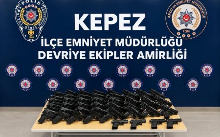 Antalya Kepez'de silah operasyonu! 31'i el yapımı 32 tabanca ele geçirildi