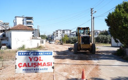 Kepez'de Altınova Orta Mahallesi'nin yolları yenileniyor: 10 sokakta çalışma