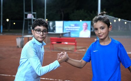 Konyaaltı'nda Cumhuriyet Bayramı sporla kutlanıyor: 110 çocuk tenis kortlarında