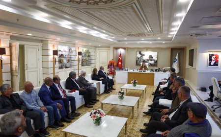Antalya'da Başkan Vekili Özdemir muhtarlarla buluştu: “Kapımız her zaman açık”