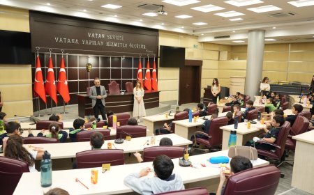 Kepez Belediyesi'nde öğrencilere yerel yönetim dersi: Belediyenin işleyişini öğrendiler