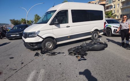 Alanya’da motosiklet ile minibüs çarpıştı: ALKÜ öğrencisi Yağnur Damla hayatını kaybetti