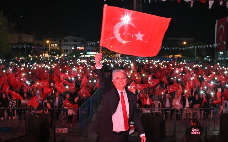 Muratpaşa’da Cumhuriyet’in 103. yılına özel “Büyük Uyanış” paneli