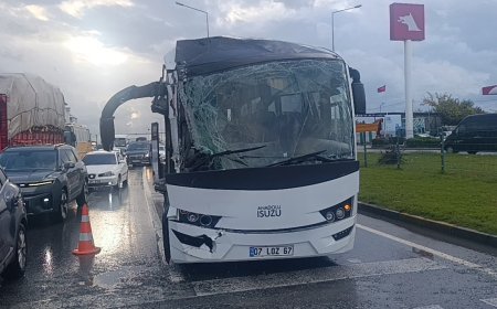 Manavgat D-400’de zincirleme kaza: 4 otel çalışanı yaralandı