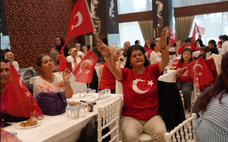 Kepez’de Kadınlar Matinesi’nde Cumhuriyet coşkusu yaşandı
