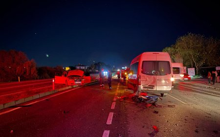 Manavgat’ta 1,76 promil alkollü sürücü zincirleme kazaya karıştı: 4 yaralı