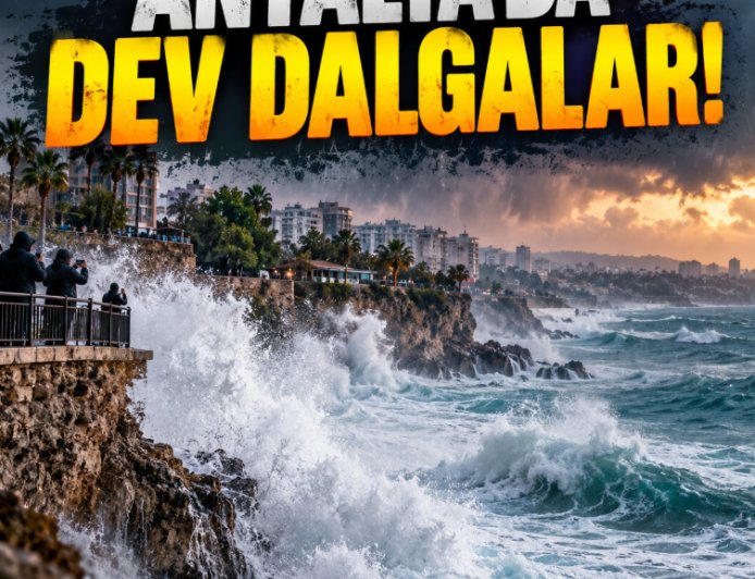 Antalya'da fırtına ve sağanak etkili oldu! Dev dalgalar kıyıyı dövdü