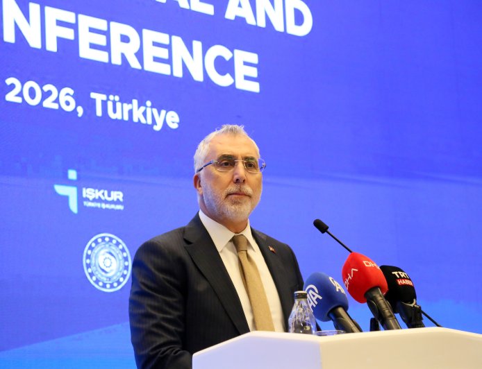 Bakan Işıkhan Antalya'da açıkladı: 3 milyon genç için 472,3 milyar liralık program