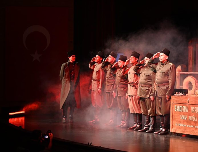 Kepez'de tiyatro sezonu “Bandırma Vapuru” ile başlıyor: İlk gösterim 23 Ekim'de
