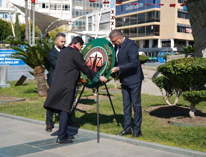 Antalya Barosu'nda yeni dönem başladı: 4 bin 593 avukat oy kullandı, 23 üyenin 15'i kadın