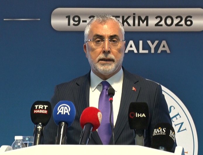 Bakan Işıkhan Antalya'dan açıkladı: 18 bin 441 öğrenciye 609 milyon TL eğitim yardımı