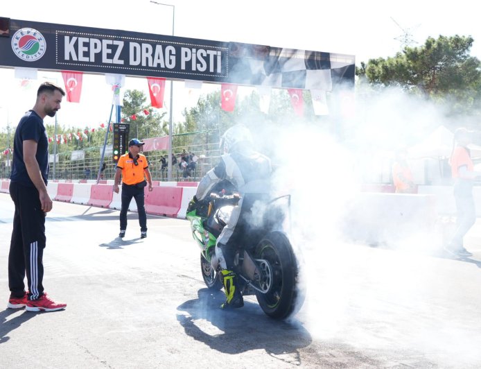 Antalya'da motor sesleri yükseldi! Türkiye MotoDrag Şampiyonası Kepez'de başladı