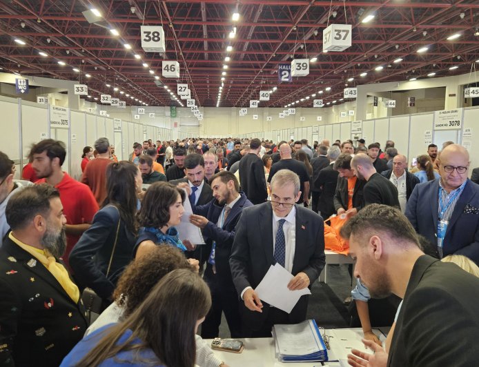 ATSO seçimlerinde rekor katılım: 19 bin 981 üye sandığa gitti