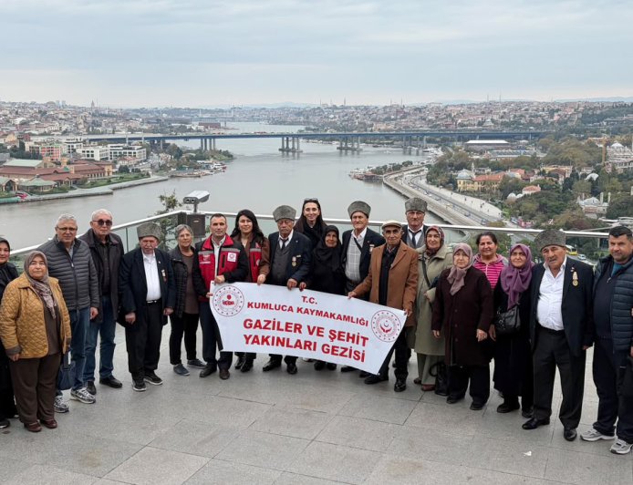 Kumlucalı şehit yakınları ve gaziler İstanbul’un tarihi mirasını gezdi