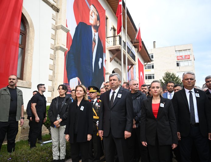 Muratpaşa Kaymakamı İhsan Kara'ya son görev: Vali Şahin gözyaşlarını tutamadı