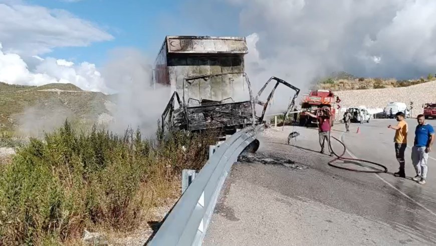 Manavgat’ta yanan kamyonun sürücüsü: İnsanlara zarar gelmesin diye kendimi yola attım