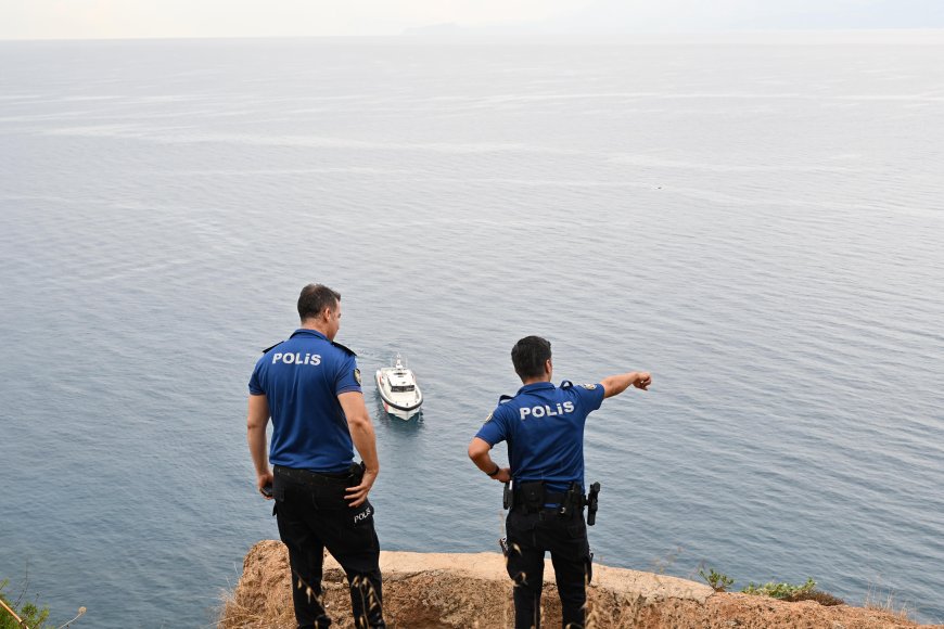 Antalya falezlerinde ‘yardım edin’ alarmı: Ekipler seferber oldu