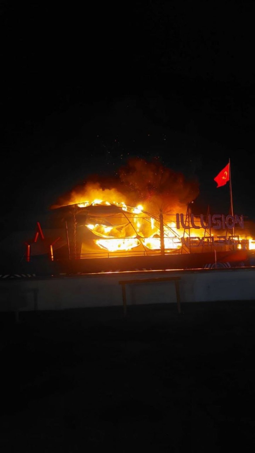 Alanya Yat Limanı’ndaki eğlence mekanında yangın
